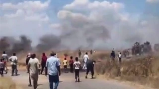 Locals pelt US convoy with stones in Syria’s northeast to stop it from entering village
