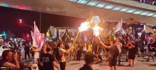 Thousands, including MKs, protest against Netanyahu