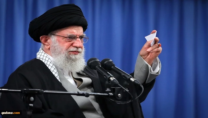قائد الثورة الاسلامية يدين اساءة صحيفة فرنسية للوجه المشرق والمقدس للرسول الاكرم (ص)

إهانة المجلّة الفرنسيّة للرّسول الأعظم ترمي إلى حرف الأذهان عن مخططات أمريكا والكيان الصهيوني لغرب آسيا 2