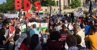 2 US universities pass pro-BDS resolutions against Israel apartheid