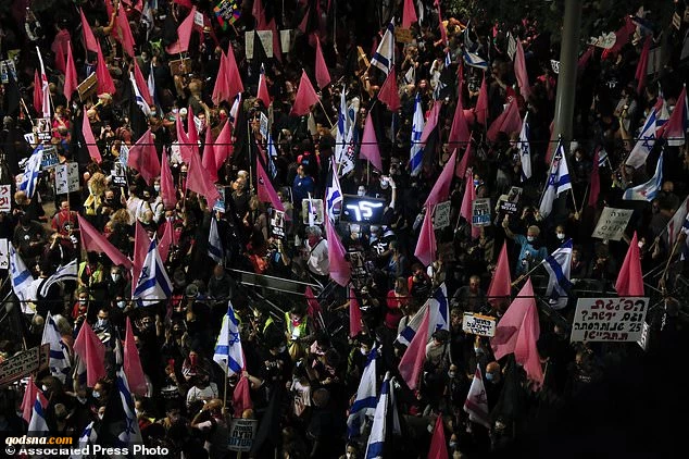 Thousands protest in al-Quds against Netanyahu 2