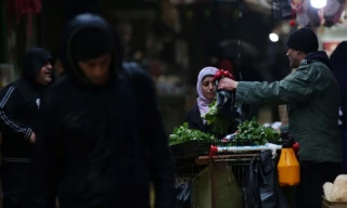 در پی شیوع کرونا و مشکلات مالی تشکیلات خودگردان:

اوضاع سخت معیشتی کرانه باختری کارمندان فلسطینی را نیز به ستوه آورده است