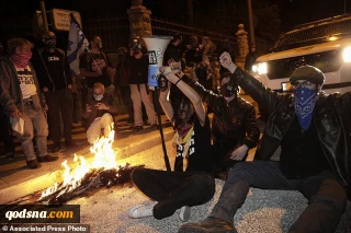 Protesters call for Israeli Prime Minister Netanyahu to step down