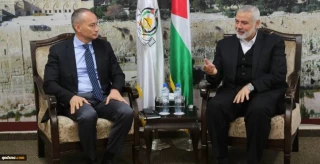 Haniyeh discusses Palestinian elections with UN’s Mladenov