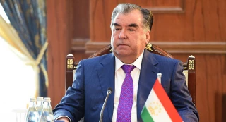 الرئيس الإيراني يتلقى برقية تهنئة من نظيره الطاجيكي لمناسبة ذكرى انتصار الثورة
