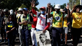 South African dockworkers refuse to unload Israeli ship in solidarity with Palestinians