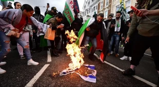 Wide Anti-Israel protest held in London protestors condemn crimes against Palestinians 5