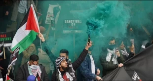 Massive anti-Israel protest held in London protestors condemn crimes against Palestinians 3