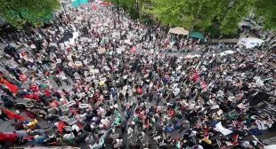 Massive anti-Israel protest held in London protestors condemn crimes against Palestinians 6