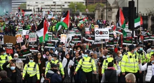 Massive anti-Israel protest held in London protestors condemn crimes against Palestinians 7