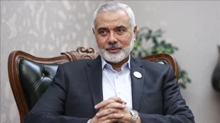 طی نامه ای به دبیرکل جمعیت دفاع از ملت فلسطین:

اسماعیل هنیه از حمایت های شرافتمدانه رهبر و ملت ایران در حمایت از ملت فلسطین تقدیر کرد 2