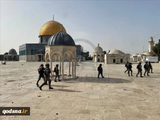 Zionist troops storm al-Aqsa Mosque, attack worshipers