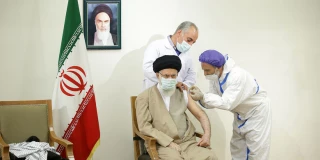 Supreme Leader receives Iranian-made COVID-19 vaccine