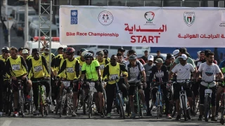 Cycling competition held in Gaza - video