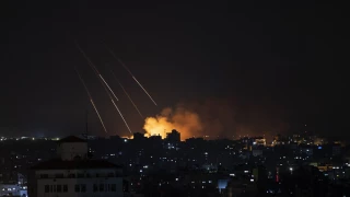 Zionist regime’s warplanes launch airstrikes against Gaza