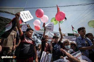 Gaza children unleash balloons into sky, demand end to Israeli blockade-in pictures