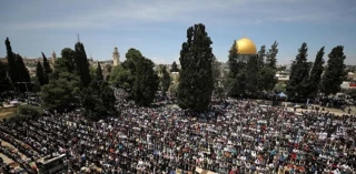 Over 45 thousand Palestinians perform Friday prayer at Al-Aqsa Mosque