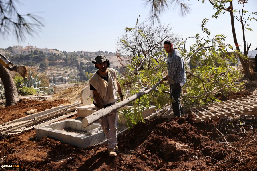 Israel installs CCTV at Palestinian cemetery it is razing
