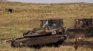 Israeli tank fire hits southwestern Syrian village as choppers hover overhead: Report