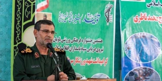 الادميرال تنكسيري: مقارعة الاستكبار رمز القوة البحرية للحرس الثوري