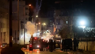 مقاومت در کرانه باختری زبانه می‌کشد؛

️درگیری مسلحانه رزمندگان فلسطینی با نظامیان صهیونیست در جنوب جنین
