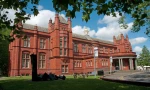 Artists shun exhibition amid Whitworth row over Palestine statement
 2