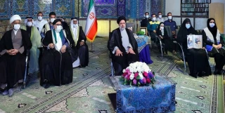 الرئيس الإيراني: تجاوزنا المنعطفات الصعبة لكننا لسنا غافلين عن كيد العدو