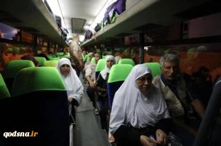 First group of pilgrims leave Gaza for Makkah