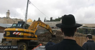 Hamas warns of Israeli plot to demolish part of Al-Aqsa Mosque