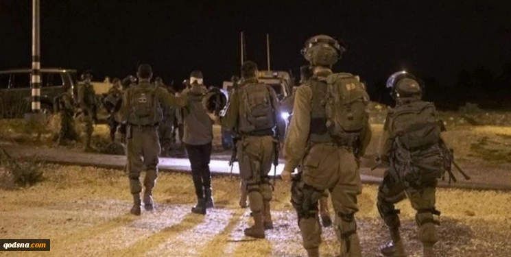 الاحتلال ينفذ مداهمات واسعة لمنازل الفلسطينيين في القدس ورام الله 2