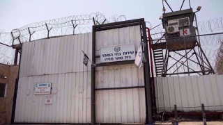 Palestinian captives to launch protest, open-ended mass hunger strike