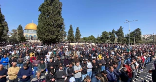 65,000 Palestinians perform Friday prayer at Al-Aqsa