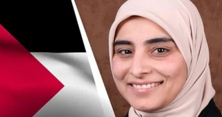 Palestinian teacher receives Khalifa Award for Education