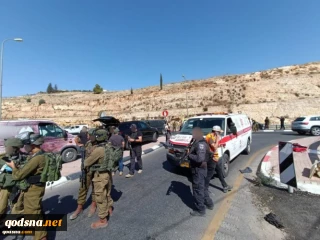 Shooting and resistance operation in WB:

Palestinian gunman wounds 3 Israelis in West Bank