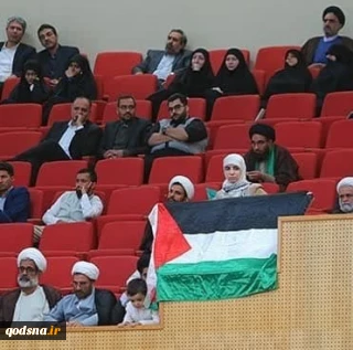 تصویر؛

اهتزاز پرچم فلسطین در کنفرانس وحدت اسلامی