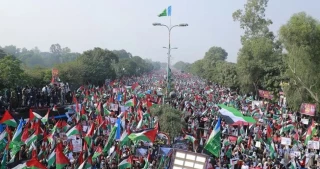 Tens of thousands march in solidarity with Palestine in Pakistan