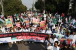 Hundreds of Pakistani doctors, paramedics in Karachi march for ceasefire in Gaza