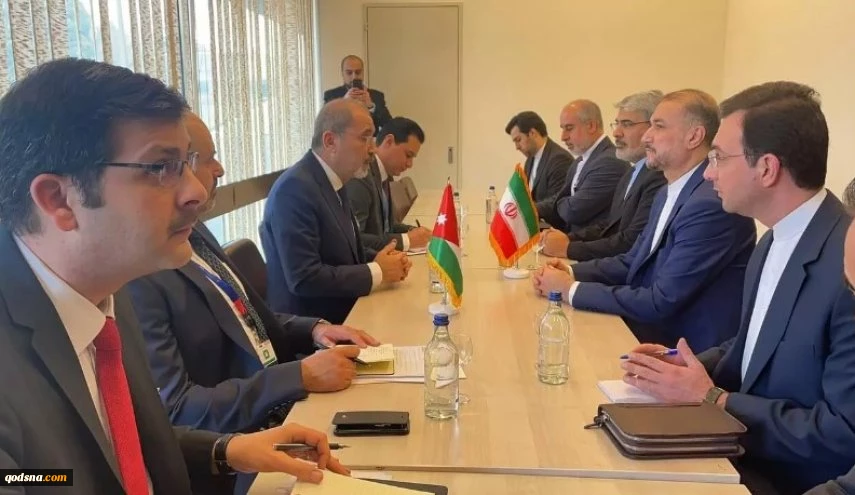 وزير الخارجية الايراني يلتقي نظيريه الأردني والكويتي في جنيف  2