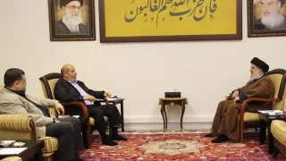 وحدة الساحات والجبهات تتجسد في طوفان الأقصى..

السيد نصرالله يبحث مع وفد من حماس التطورات الميدانية ومفاوضات وقف العدوان