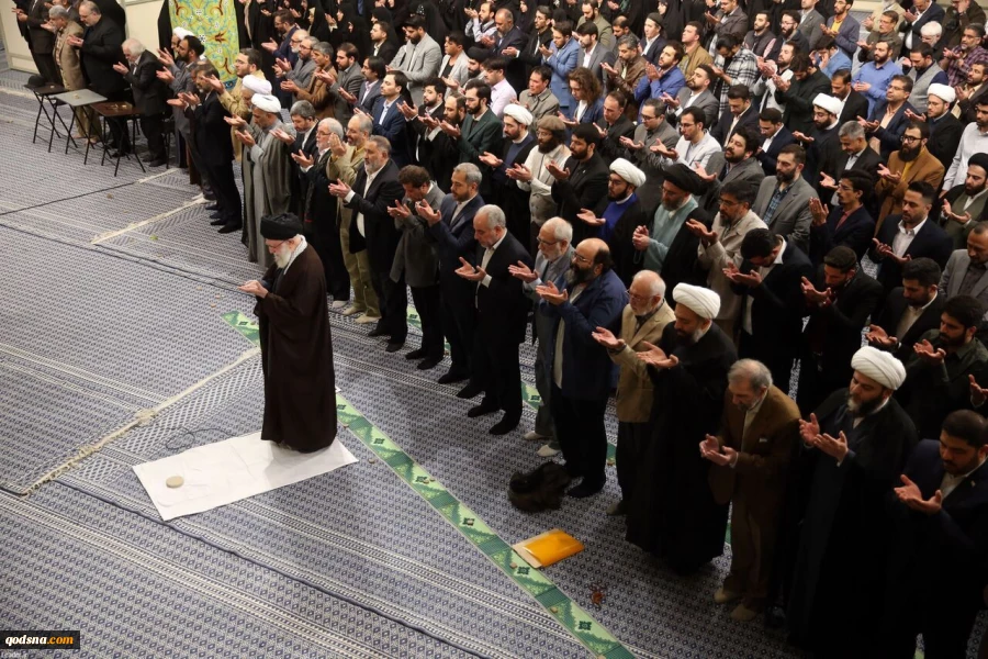 بمناسبة ولادة الامام الحسن (ع).. 

قائد الثورة يستقبل جمعا من الشعراء والادباء والمثقفين

    2
