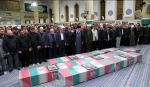 جثامين الشهداء ستشيع تزامنا مع مسيرات يوم القدس بطهران

قائد الثورة الإسلامية يقيم صلاة الجنازة على جثامين الشهيد زاهدي ورفاقه 2