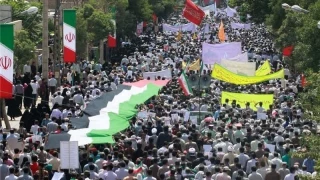 Iranians mark Intl. Quds Day
