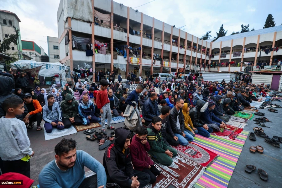 Gazans perform Eid prayers on ruins of mosques on day 187