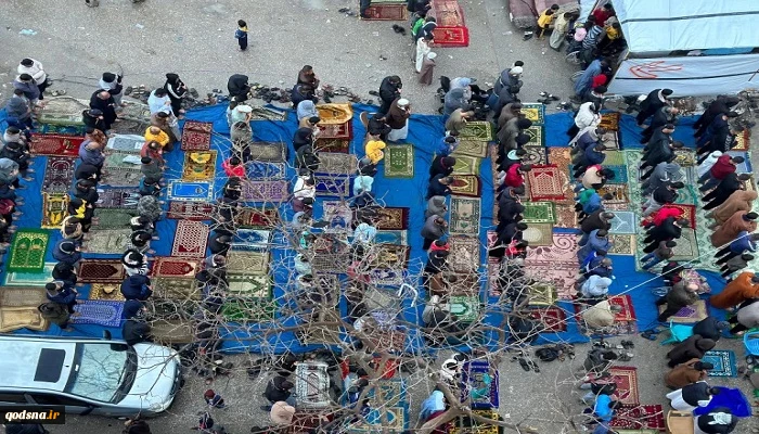 الغزيون يقيمون صلاة عيد الفطر على أنقاض المساجد 2