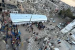 الغزيون يقيمون صلاة عيد الفطر على أنقاض المساجد 3