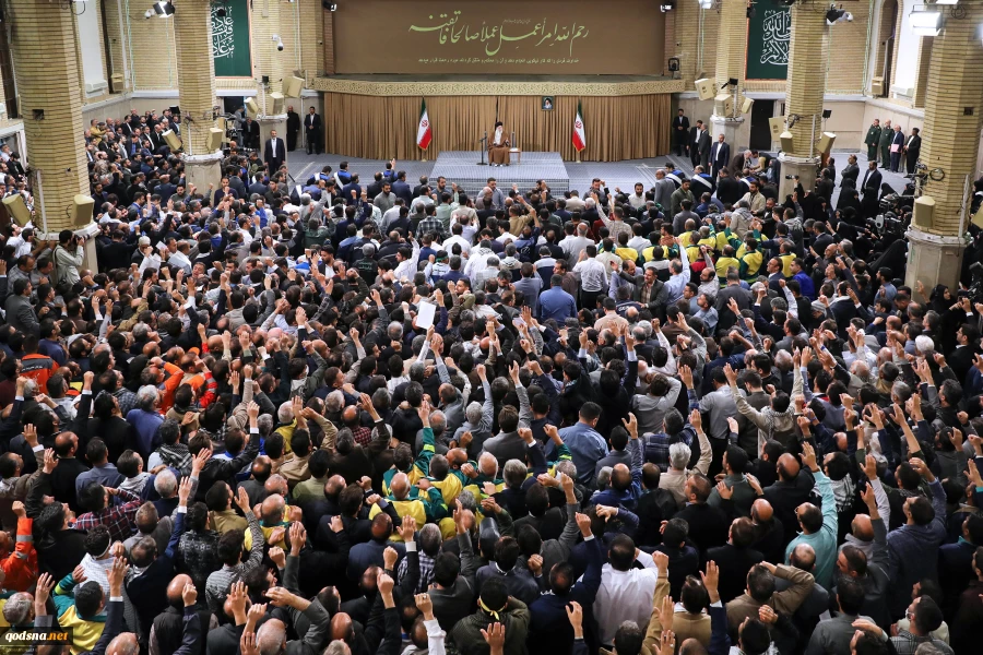 خلال استقباله حشدا من العمال في انحاء البلاد..

قائد الثورة الإسلامية: جميع الشعوب تدعم فلسطين / الارهابيون الحقيقيون هم من يقصفون الشعب الاعزل في غزة 2