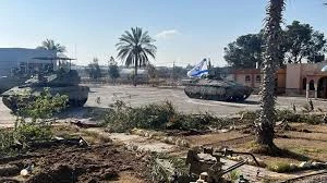 In a blow to truce talks, Zionists occupy Palestinian side of Rafah crossing