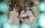 قائد الثورة الإسلامية يقيم الصلاة على جثمان الشهيد رئيسي ومرافقيه 2