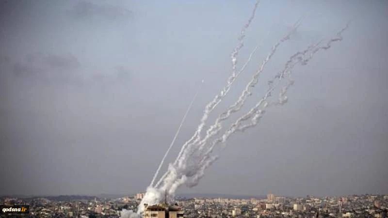 سرايا القدس تمطر مغتصبات غلاف غزة برشقات صاروخية 2