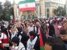 مراسم استقبال از خانواده‌های شهدا و بازماندگان مظلوم غزه در میدان فلسطین تهران 12